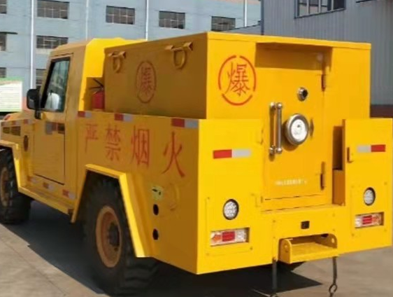 淮安凯龙爆破器材运输车：保障爆破任务的安全运行